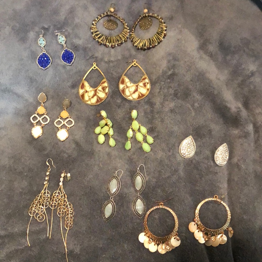 9 pairs of earrings